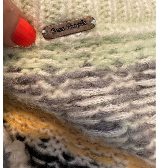 Free People Frozen Forrest Oversize Tunic Sweater Size Small - Picture 3 of 12